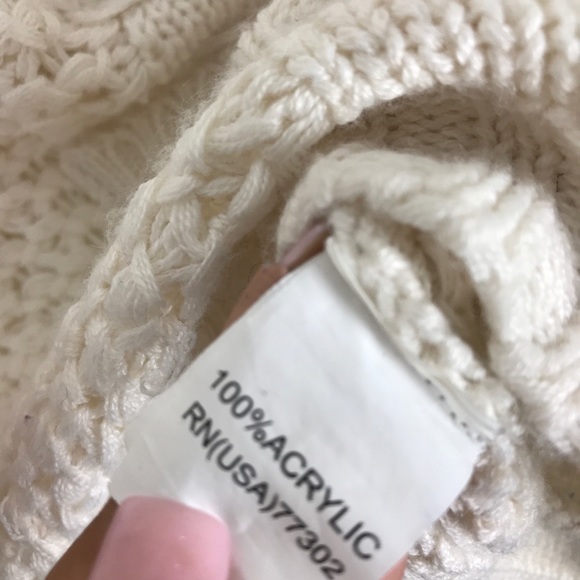 Zara | White Knit Button-back Pocket Sweater - Picture 6 of 8